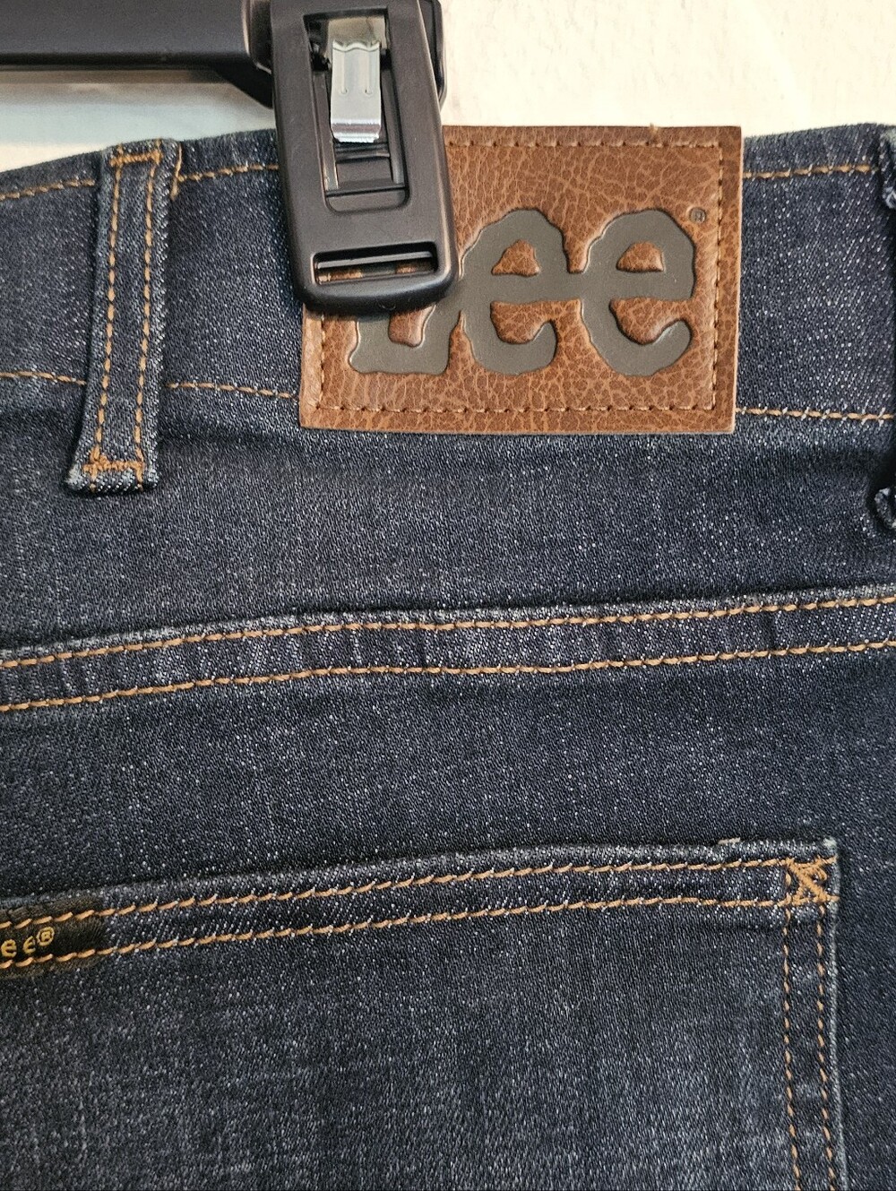 NWT LEE 38x30 Mens Extreme Motion Jeans Bllue Relaxed Straight Fit - Picture 5 of 7